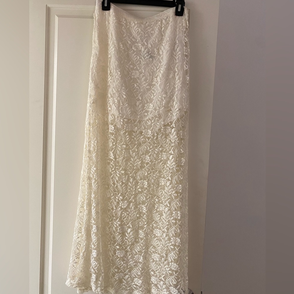 Brand New with Tags White Abercrombie maxi skirt-Perfect for bridal shower